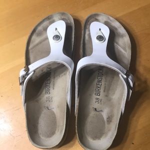Ladies Birkenstock’s Gizeh 38 / 7.5 Birko Flor